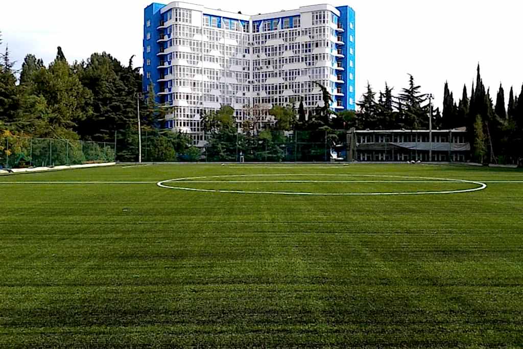 kirim spartak aluska futbol sahasi